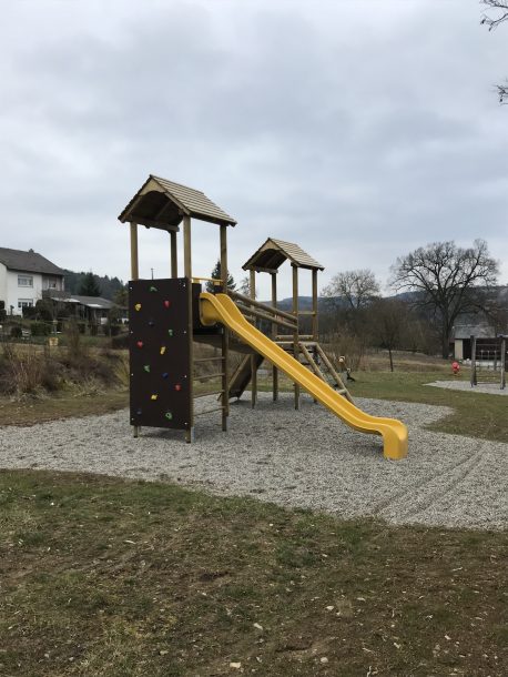 Spielturm Klettergarten
